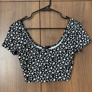 Forever21 Black White Floral Cropped Scoop Tee NWT